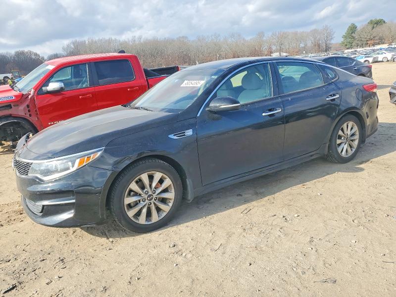 2018 KIA OPTIMA LX — VIN 5XXGT4L39JG252333