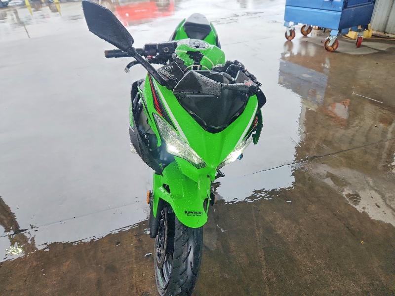 JKAEXKG14NDAH8110