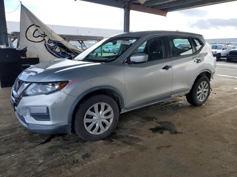 2018 NISSAN ROGUE — VIN KNMAT2MT1JP590083