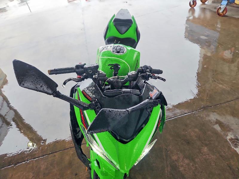 JKAEXKG14NDAH8110