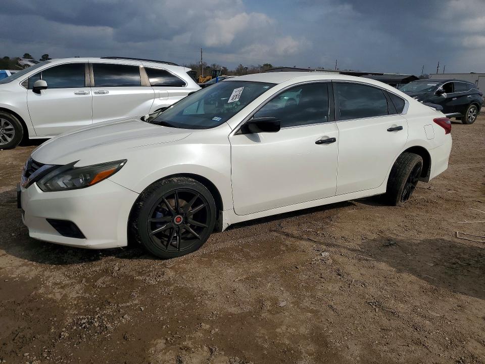 2017 NISSAN ALTIMA — VIN 1N4AL3APXHN341600