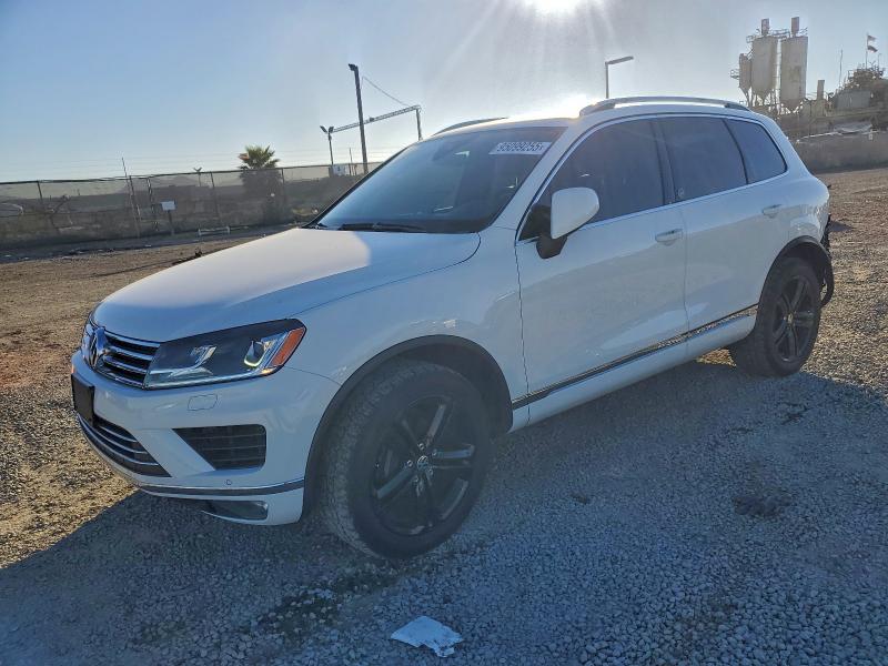 2017 VOLKSWAGEN TOUAREG WO — VIN WVGRF7BP4HD006392