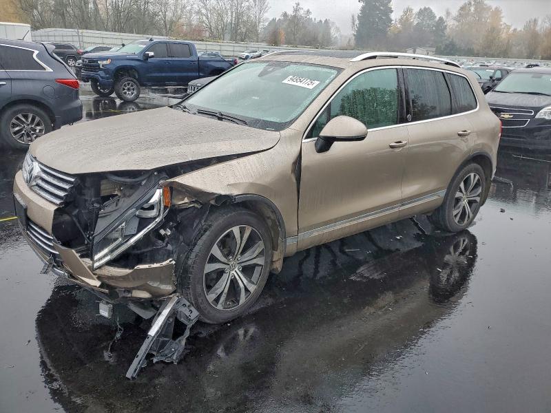 2017 VOLKSWAGEN TOUAREG WO — VIN WVGRF7BP1HD005054