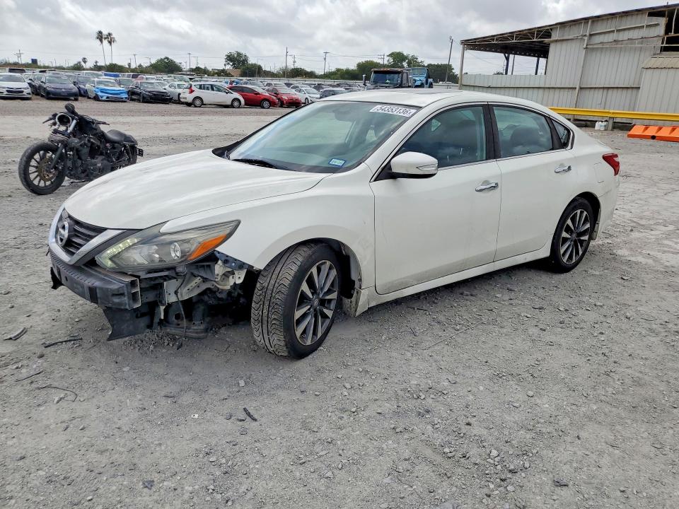 2017 NISSAN ALTIMA — VIN 1N4AL3AP3HC180888