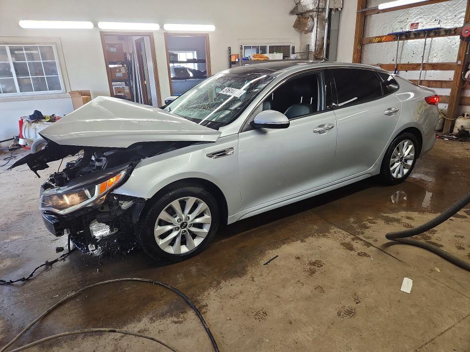 2016 KIA OPTIMA — VIN 5XXGU4L33GG049024