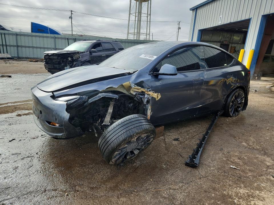 2023 TESLA MODEL Y — VIN 7SAYGDEF3PF711984