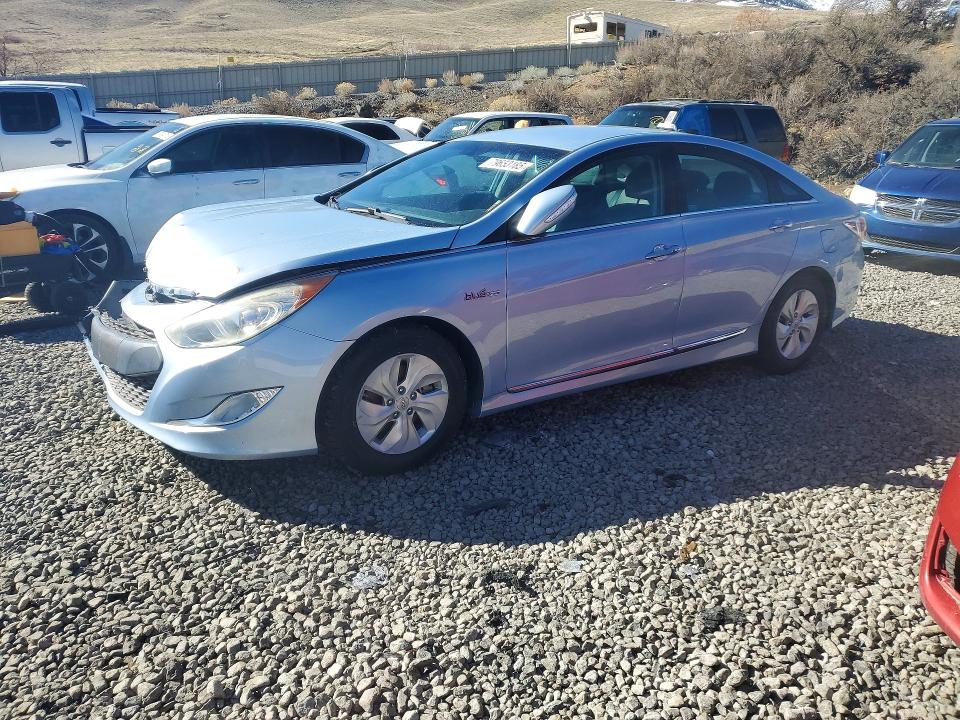 2015 HYUNDAI SONATA HYBRID — VIN KMHEC4A48FA135098