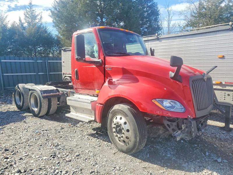 2018 INTERNATIONAL LT625 — VIN 3HSDZAPR2JN630524