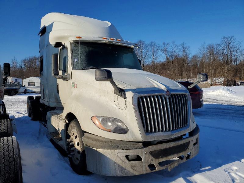 2019 INTERNATIONAL LT625 — VIN 3HSDZAPR0KN354426