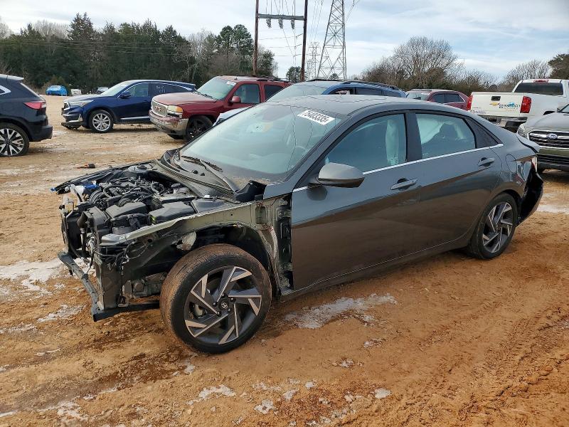 2025 HYUNDAI ELANTRA SE — VIN KMHLS4DG5SU855130