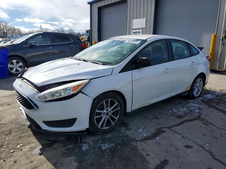 2015 FORD FOCUS — VIN 1FADP3F2XFL280370