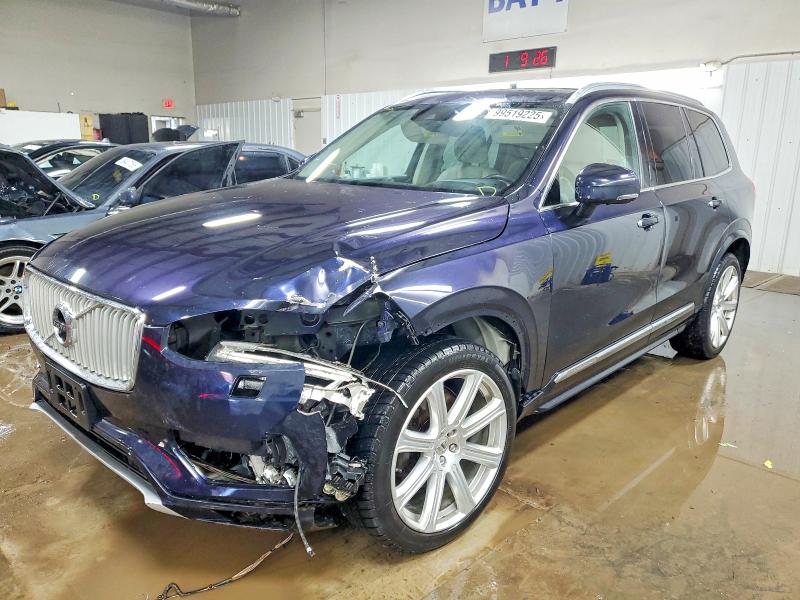 2016 VOLVO XC90 T6 — VIN YV4A22PL0G1072800