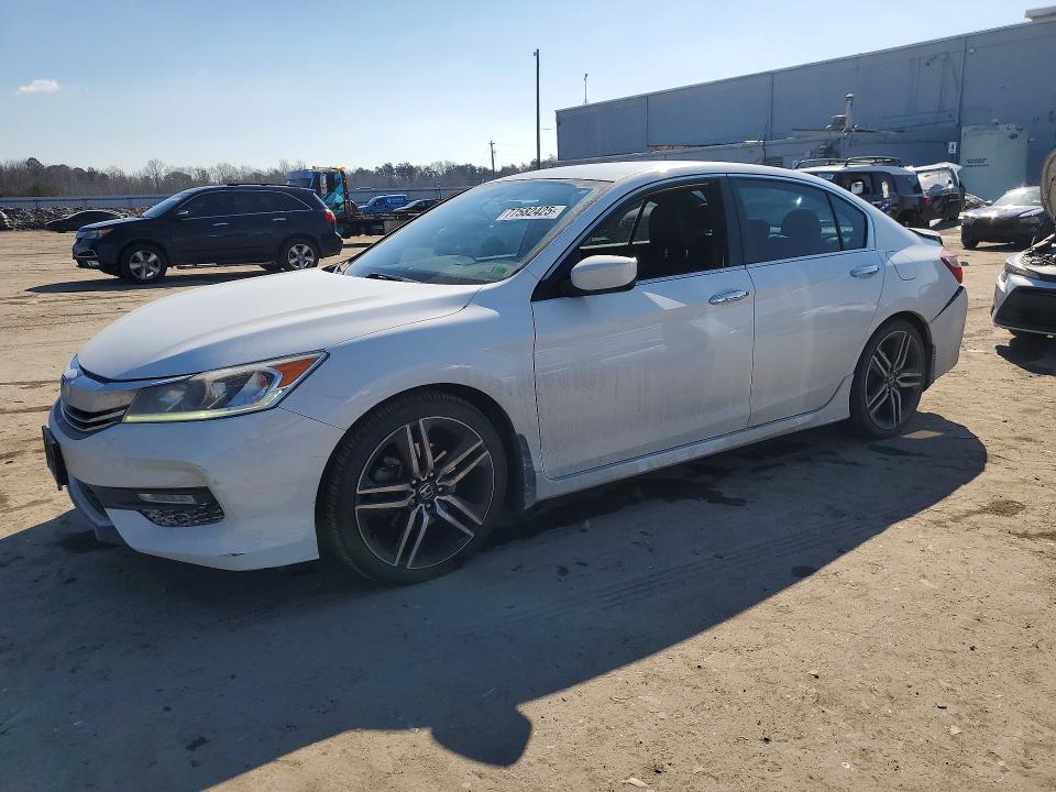 2017 HONDA ACCORD — VIN 1HGCR2F52HA083097