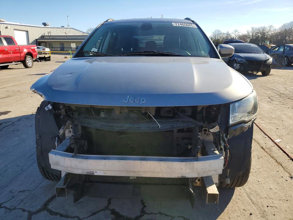 3C4NJDBB7JT255922