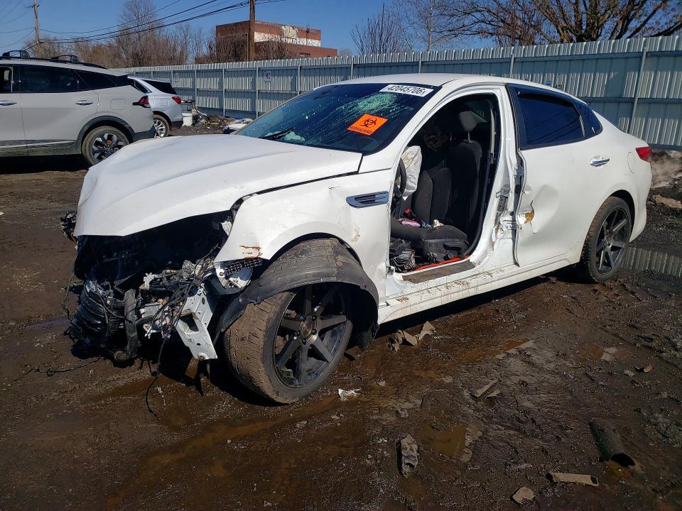 2018 KIA OPTIMA — VIN 5XXGT4L35JG195421