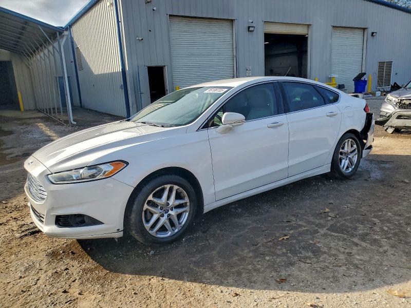 2014 FORD FUSION SE — VIN 1FA6P0HD2E5403197