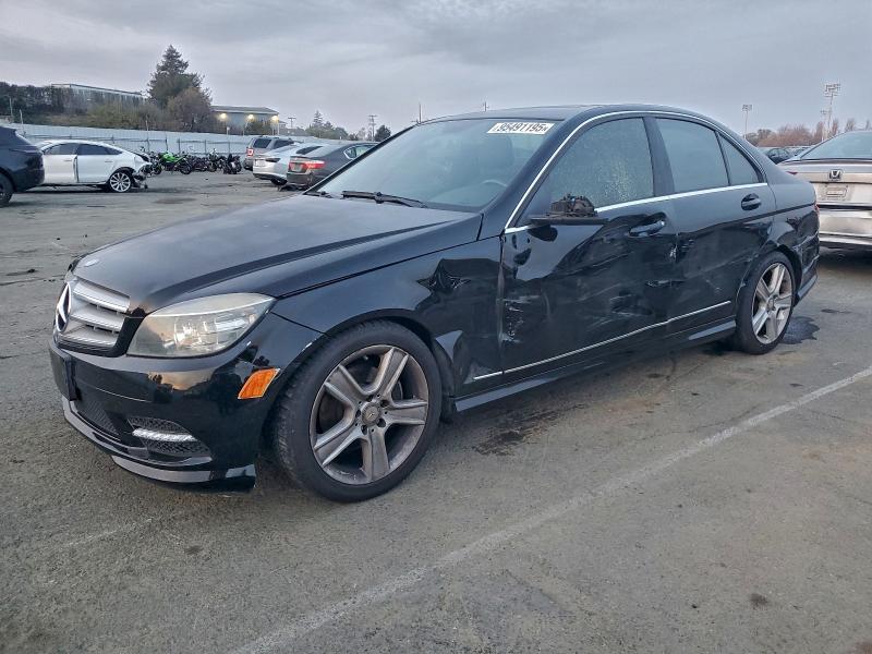 2011 MERCEDES-BENZ C 300 — VIN WDDGF5EB0BR144429