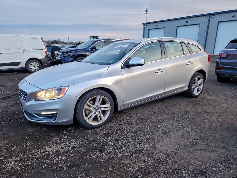 2015 VOLVO V60 PREMIE — VIN YV1612SB3F1197471