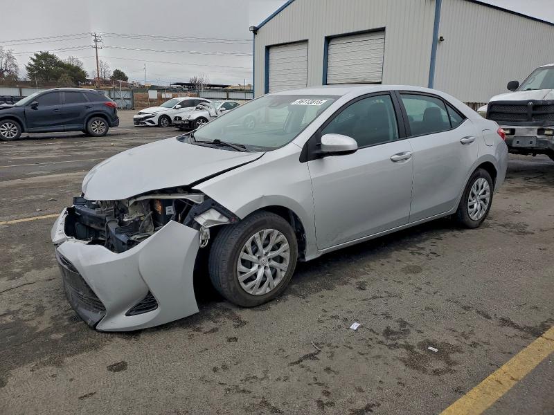 2018 TOYOTA COROLLA L — VIN 5YFBURHE6JP751189