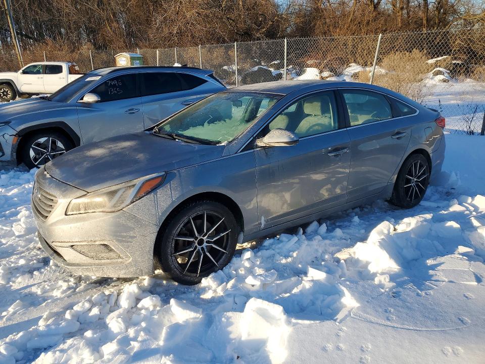 2016 HYUNDAI SONATA SE — VIN 5NPE24AF2GH389375
