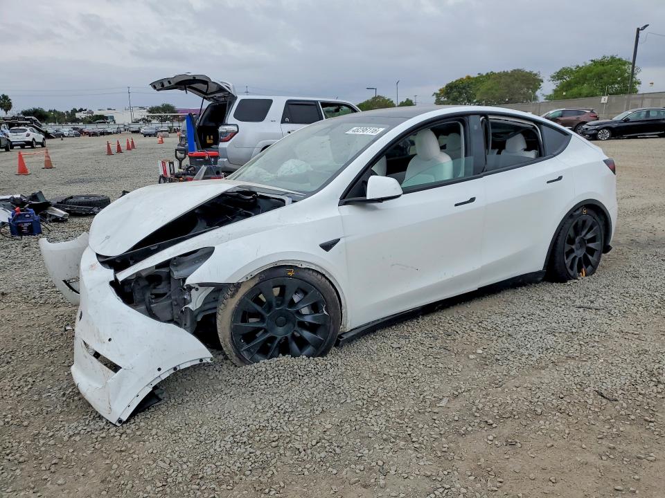 2022 TESLA MODEL Y — VIN 7SAYGAEE6NF469422