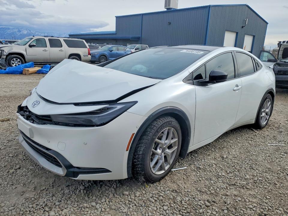2024 TOYOTA PRIUS PRIME — VIN JTDACACU1R3029177