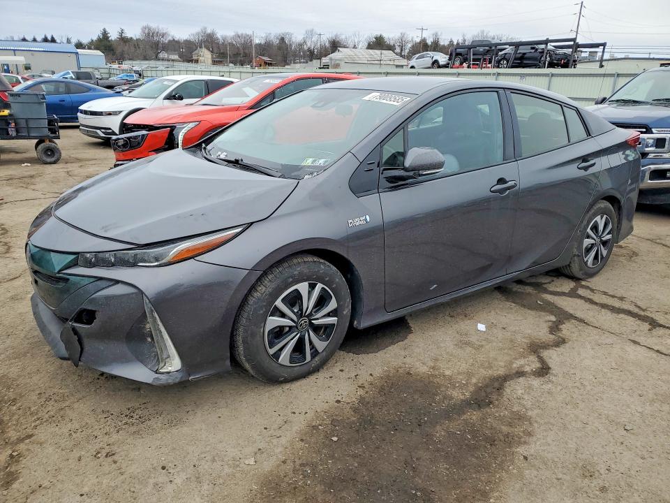2017 TOYOTA PRIUS PRIME — VIN JTDKARFP8H3037354