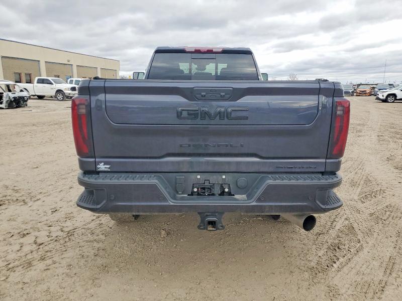 1GT4UWEY6SF218175