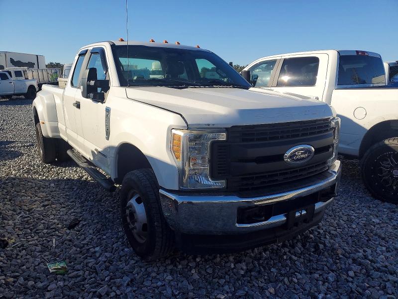 2018 FORD F350 — VIN 1FT8X3DT9JEB53730