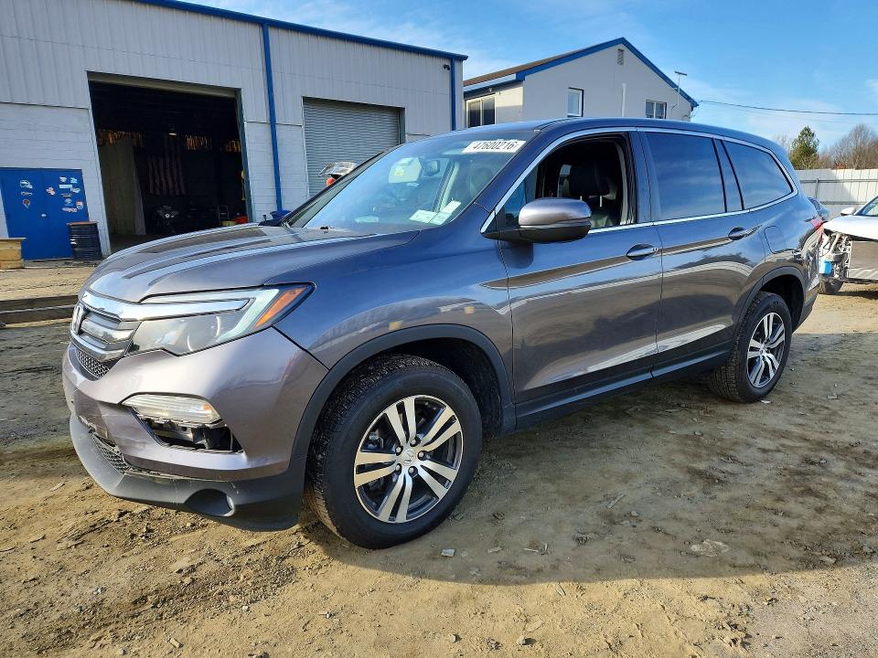 2017 HONDA PILOT — VIN 5FNYF6H50HB040743