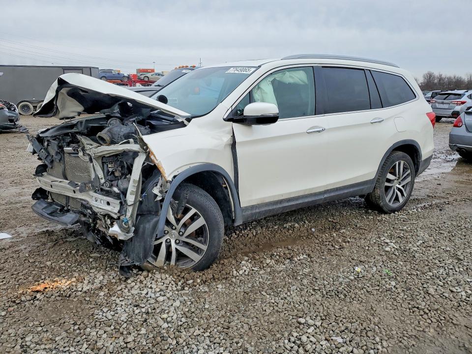 2017 HONDA PILOT — VIN 5FNYF5H91HB015105