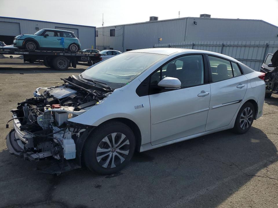 2022 TOYOTA PRIUS PRIME — VIN JTDKAMFP4N3226288