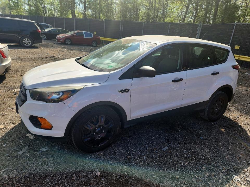 2018 FORD ESCAPE — VIN 1FMCU0F72JUA28104