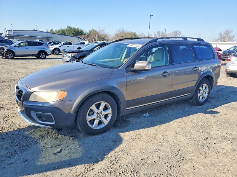 2008 VOLVO XC70 — VIN YV4BZ982481015810