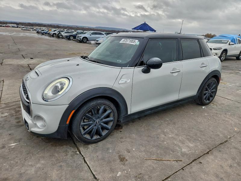 2015 MINI COOPER S — VIN WMWXU3C53F2B58308
