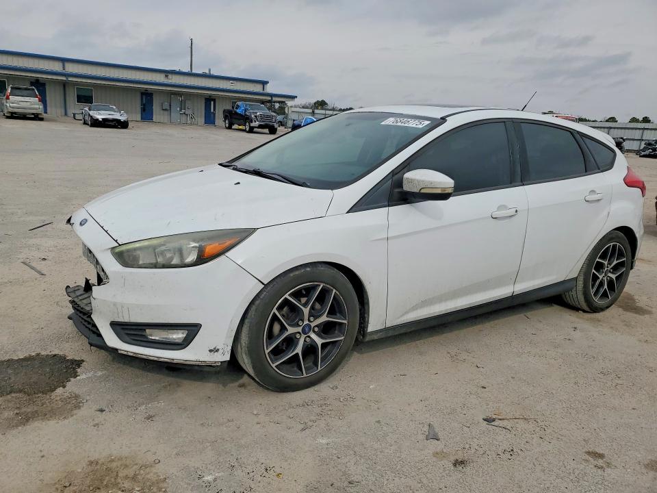 2017 FORD FOCUS — VIN 1FADP3M21HL264581