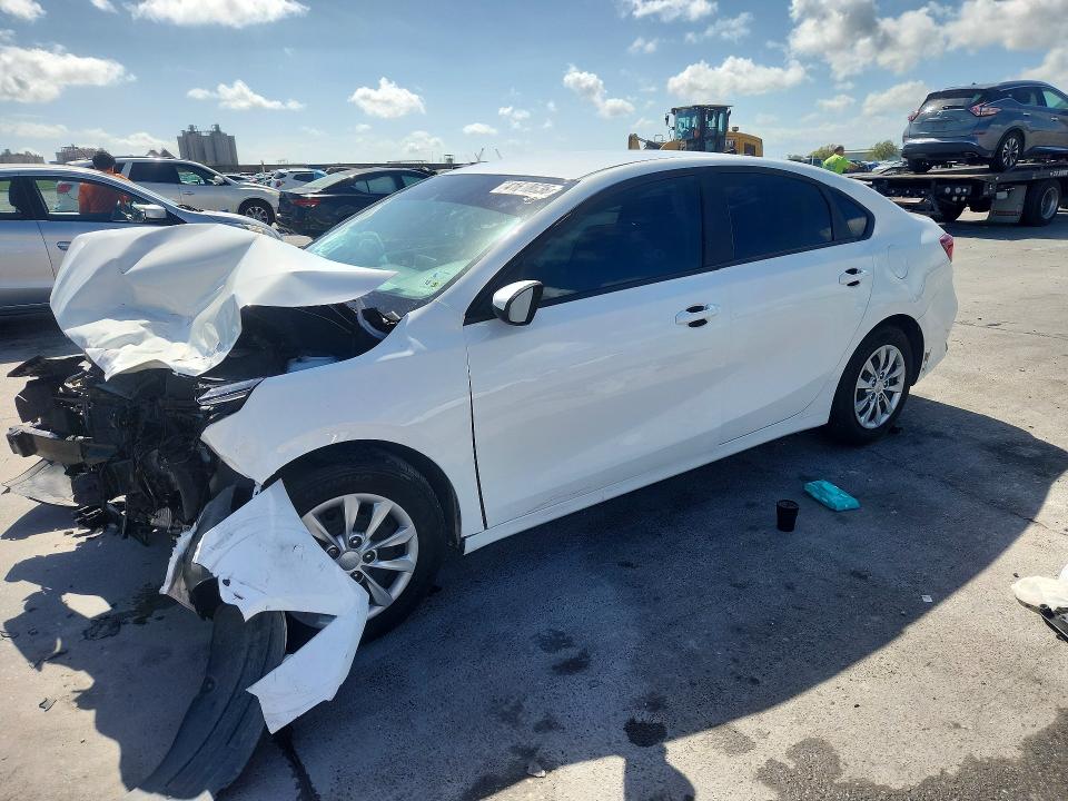 2024 KIA FORTE — VIN 3KPF24AD0RE815414