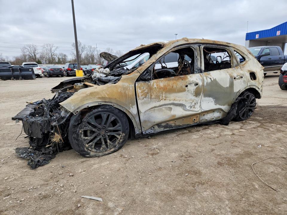 2021 FORD ESCAPE — VIN 1FMCU9H69MUA29070