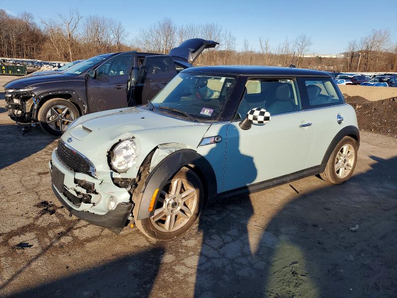 2013 MINI COOPER S — VIN WMWSV3C50DT392384