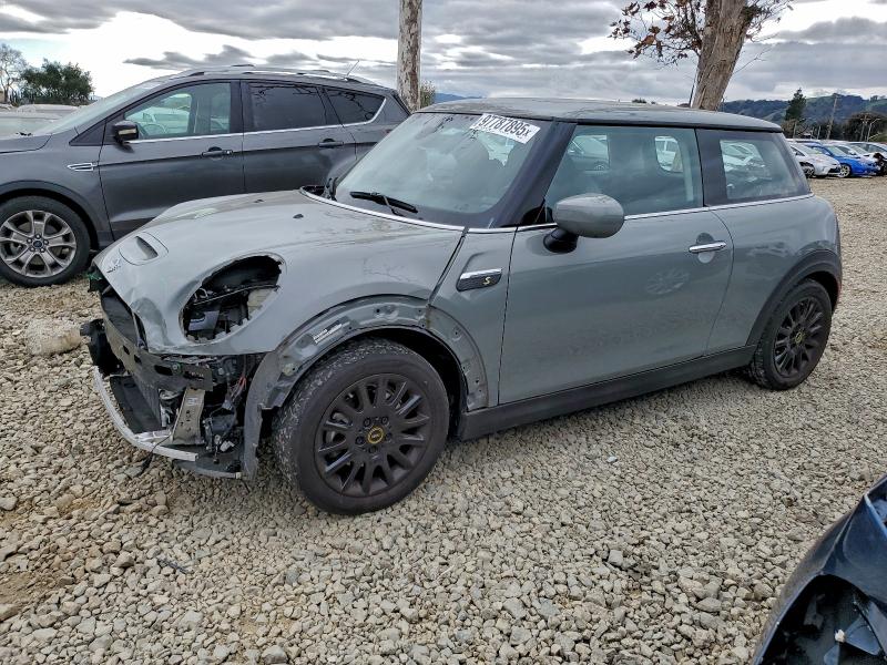 2023 MINI COOPER SE — VIN WMW13DJ07P2S75426