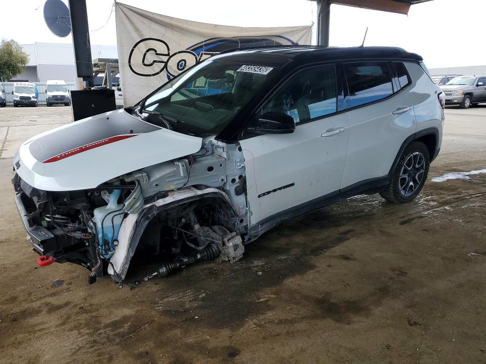 2025 JEEP COMPASS — VIN 3C4NJDDN8ST533297