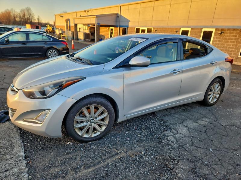 2015 HYUNDAI ELANTRA SE — VIN KMHDH4AE4FU235848