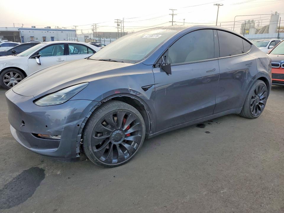2022 TESLA MODEL Y — VIN 7SAYGDEF8NF551467