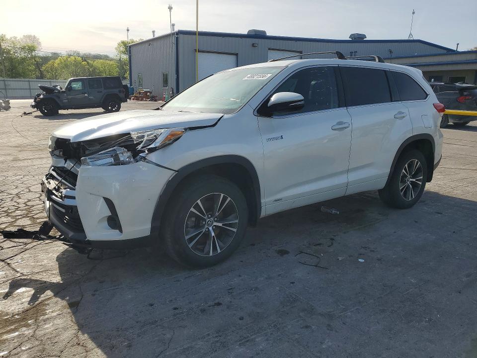 2018 TOYOTA HIGHLANDER HYBRID — VIN 5TDBGRFH8JS045885
