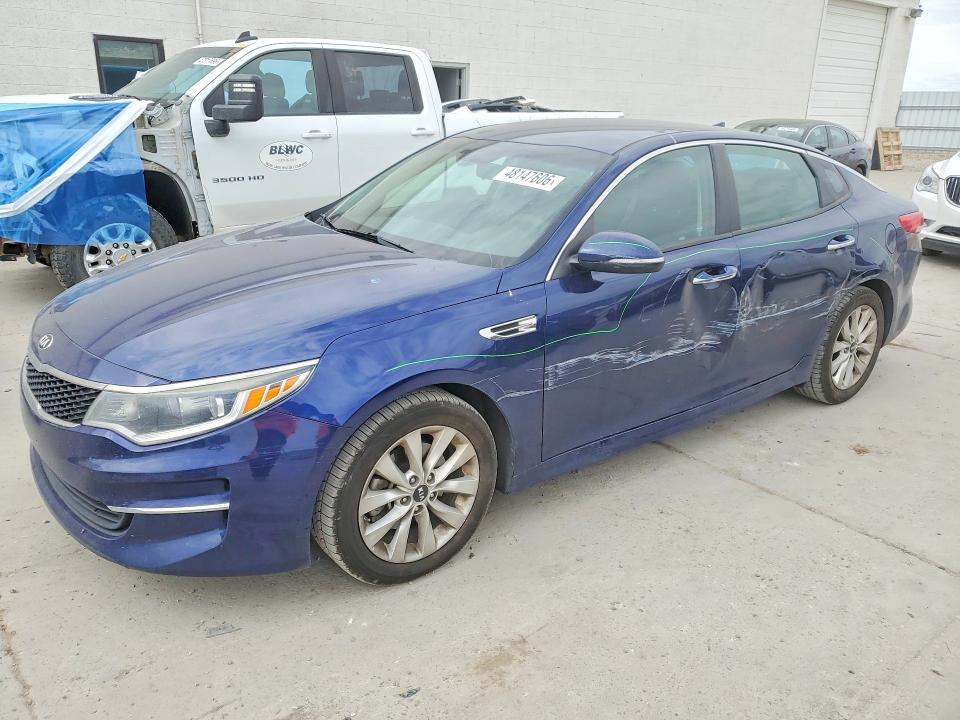 2018 KIA OPTIMA — VIN 5XXGT4L30JG255427