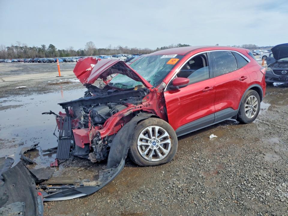 2020 FORD ESCAPE — VIN 1FMCU0G69LUB95696