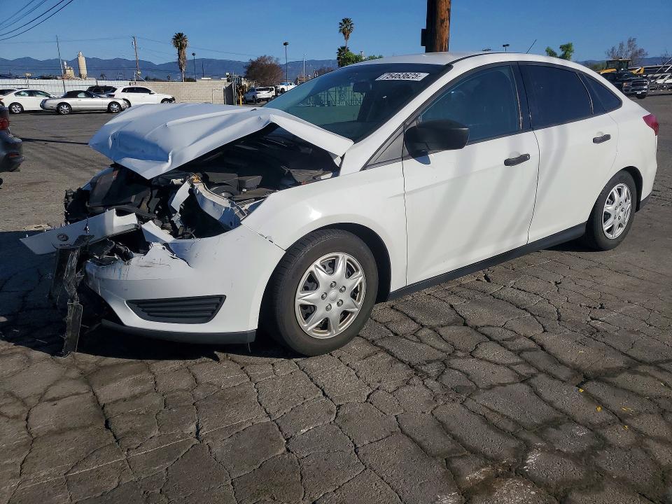2015 FORD FOCUS — VIN 1FADP3E23FL300315