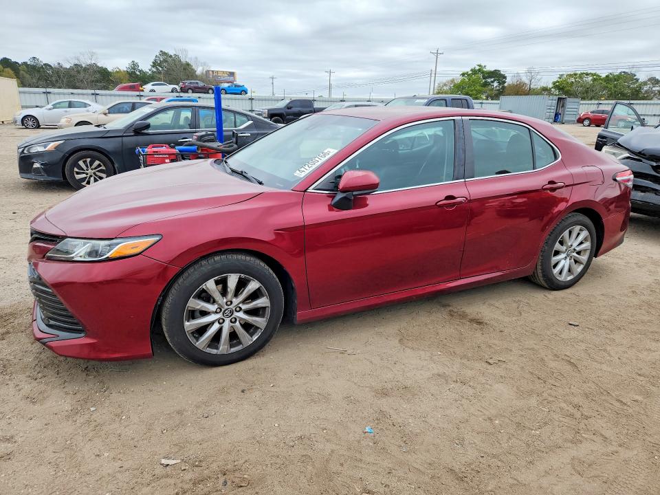 2018 TOYOTA CAMRY — VIN 4T1B11HK2JU556320