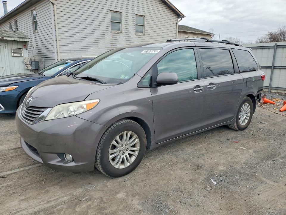 2017 TOYOTA SIENNA — VIN 5TDYZ3DC9HS840978