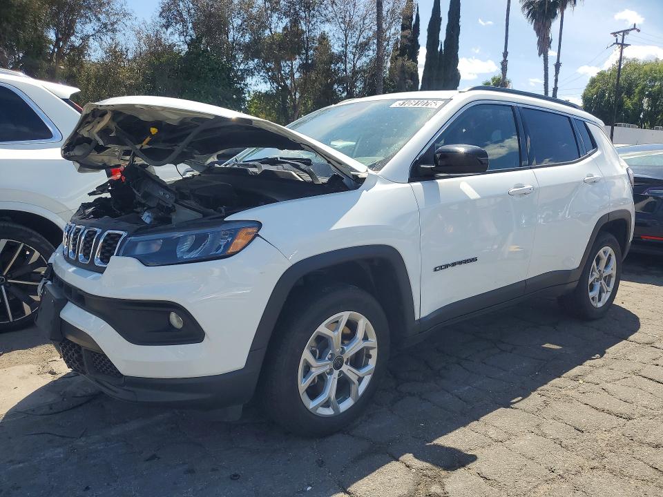 2025 JEEP COMPASS — VIN 3C4NJDBN4ST550195